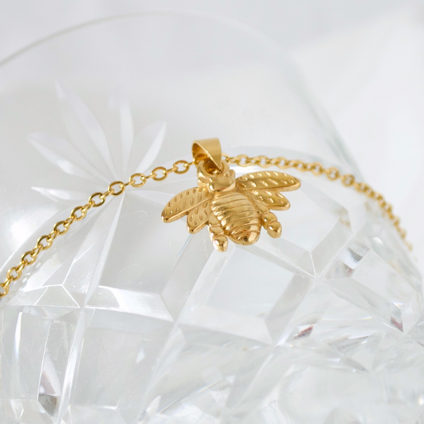 THE WINGED BUMBLEBEE PENDANT NECKLACE, GOLD