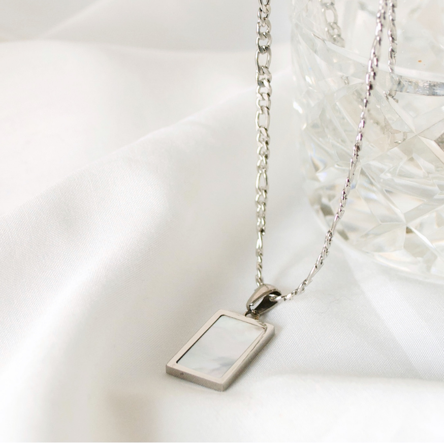 IRIDESCENCE PENDANT NECKLACE, SILVER