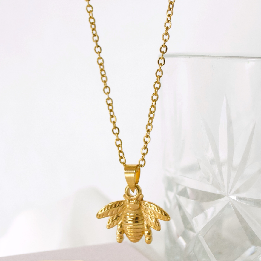 THE WINGED BUMBLEBEE PENDANT NECKLACE, GOLD