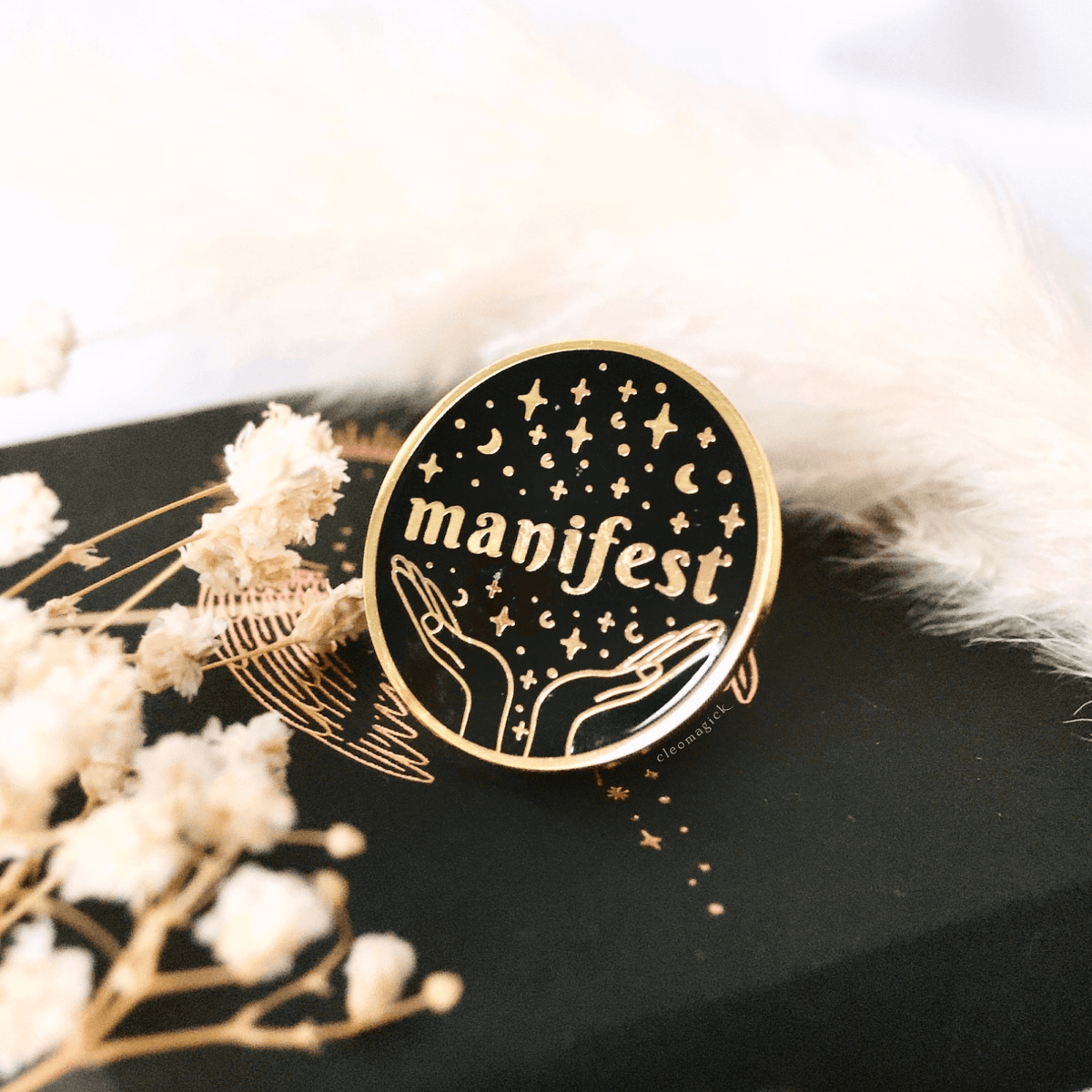 MANIFEST ENAMEL PIN GIFT SET