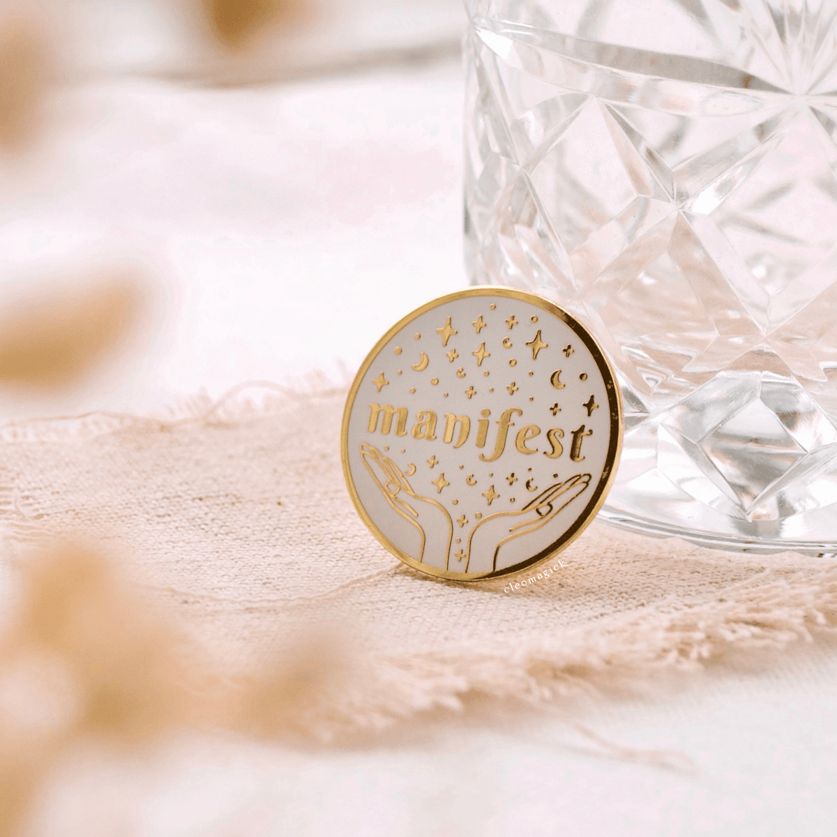 MANIFEST ENAMEL PIN GIFT SET